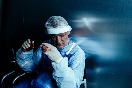 Серебряков спасает мир в сериале «Наследие». Почему его ругают зрители?