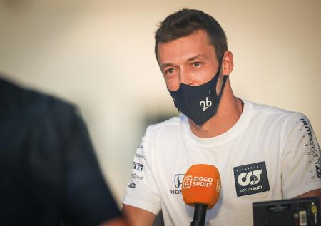 Квят поблагодарил болельщиков за поддержку в минувшем сезоне