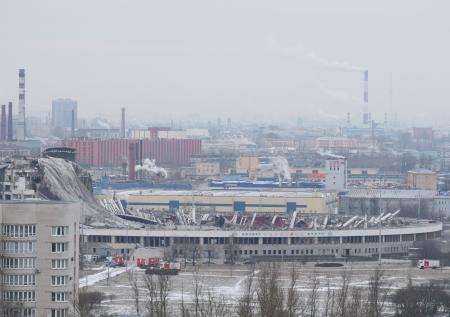 Прокуратура начала проверку после обрушения крыши СКК в Петербурге