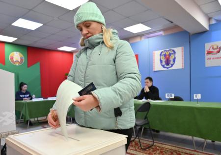 ЦИК сообщил об открытии всех участков на выборах президента Белоруссии