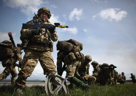 Военный эксперт оценил готовность британских военных к конфликту с Россией