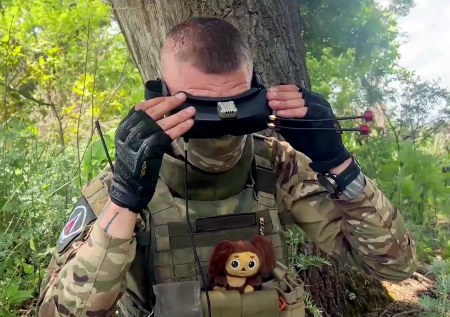 Российский «Ланцет» рассек автомобиль с командиром ВСУ и попал на видео