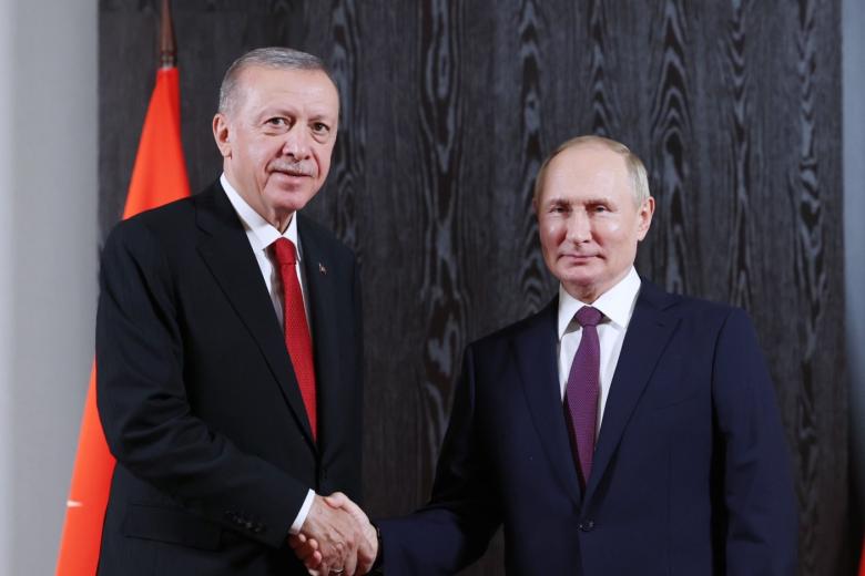 Президент РФ Владимир Путин и президент Турции Реджеп Тайип Эрдоган (слева) 