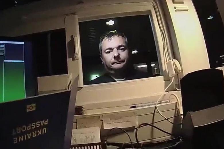 Гражданин Украины Богдан Цыганенко на погранично-пропускном пункте при въезде в Россию