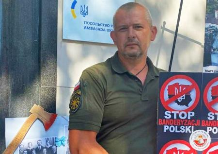 Жители Варшавы вышли на акцию протеста против поддержки Украины