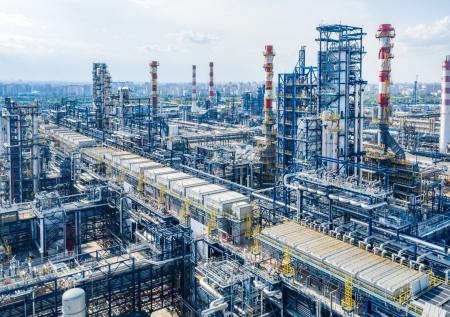 Власти Москвы не намерены выносить нефтезавод за черту города