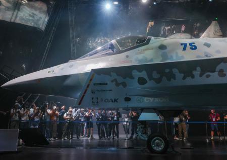 Авиаэксперт объяснил, чем истребитель Су-75 Checkmate привлек иностранцев