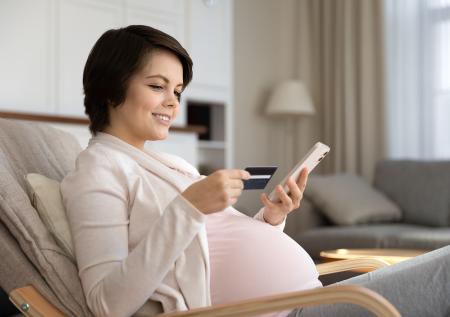 Декретные выплаты по беременности и родам в 2025 году: размер и условия