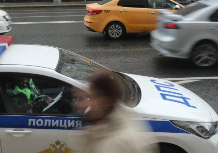 Водителю вынесли приговор за пьяную езду с инспектором ДПС на двери авто