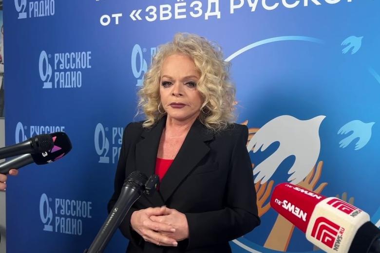 Лариса Долина