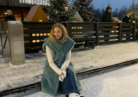 Ходченкова простоволосая и в одной рубахе покорила фанатов красотой
