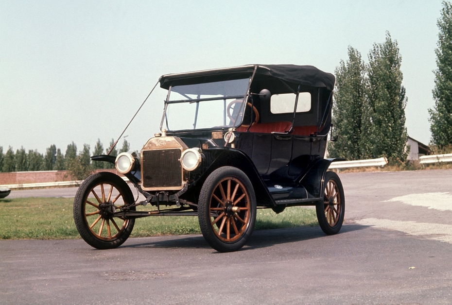 Автомобиль Ford Model T