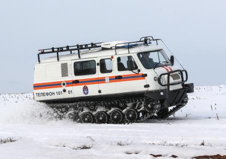 Семья ямальских оленеводов застряла в тундре из-за сломанного снегохода