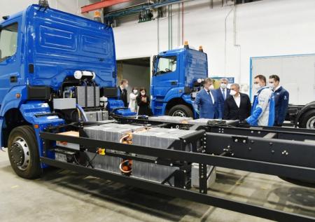КамАЗ в августе начнёт испытания электромобиля-мусоровоза