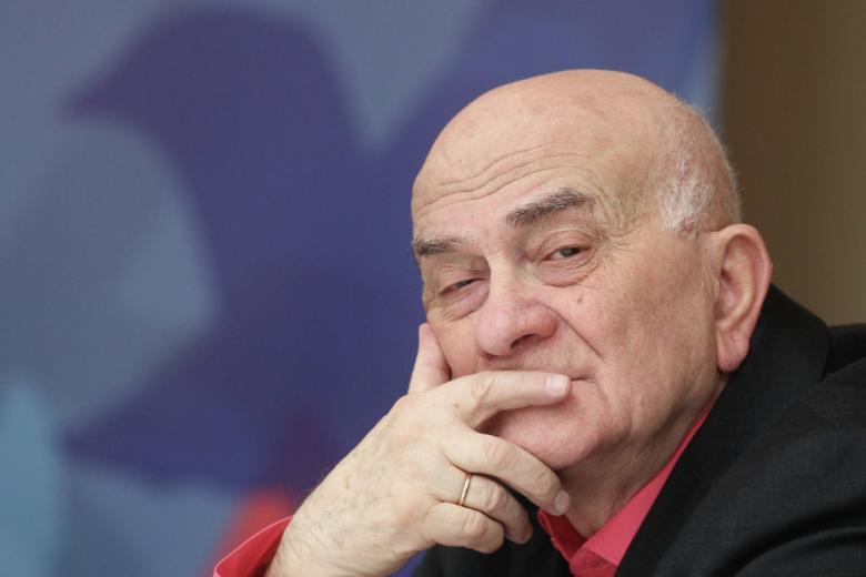 Евгений Ясин