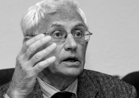 РИА Новости: в Москве покончил с собой бывший ректор ВГИКа