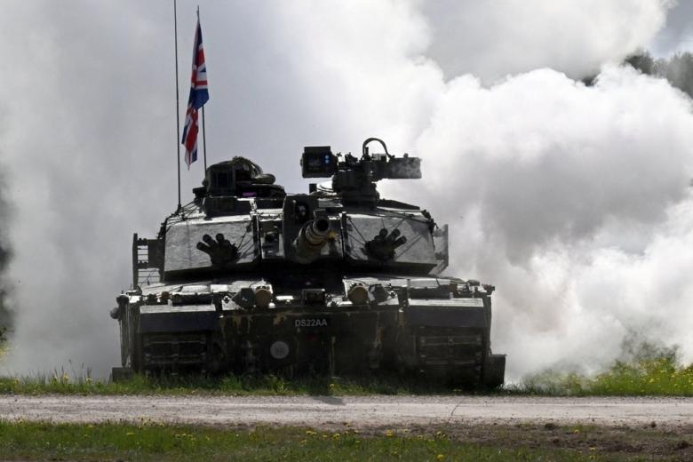 Танк Challenger 2
