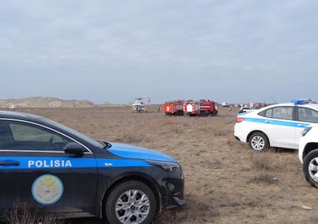 Одного из выживших в авиакатастрофе в Актау узнали по костюму на видео