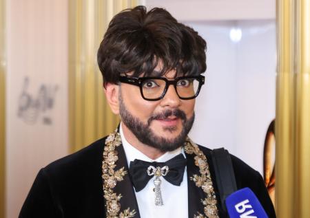 Киркоров назвал причину, по которой скрывал тату на всю спину