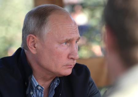 Путина призвали определиться с делом «Нового величия»