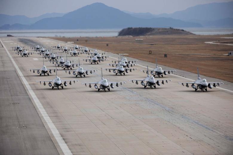  F-16 Fighting Falcon