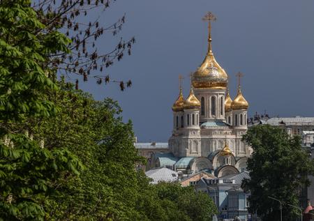 Православные отмечают Родительскую субботу перед Троицей