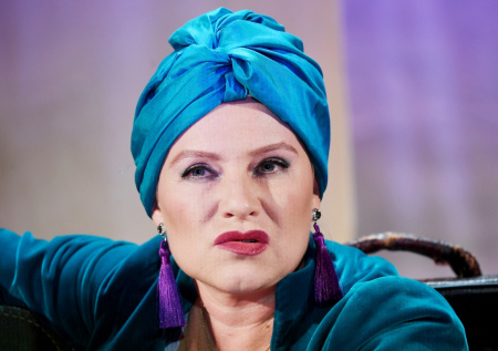 Песня о Путине, измены мужей, мнение об СВО: как живет Галина Данилова