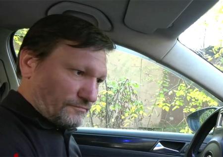Как живёт лишённый слуха таксист