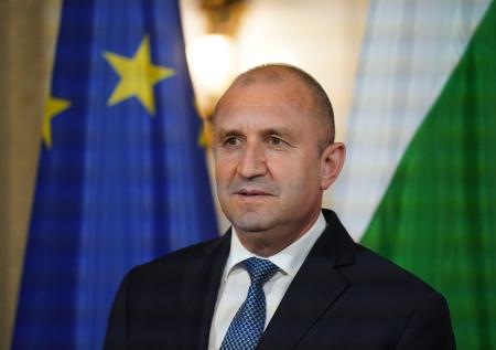 Президент Болгарии объявил о роспуске парламента