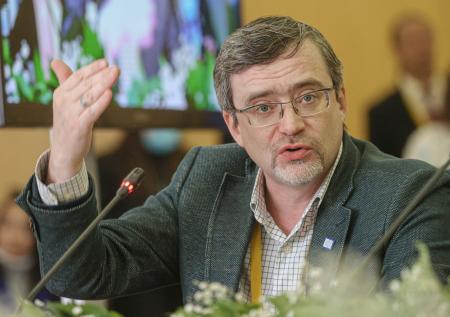 Глава ВЦИОМ заявил, что люди «деградируют» из-за интернета