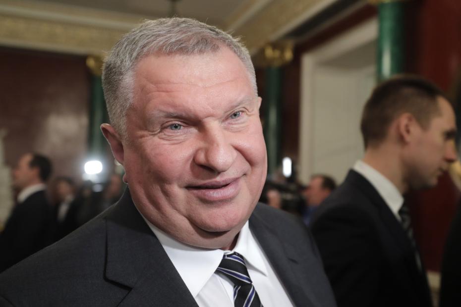 Игорь Сечин во время встречи с представителями российских деловых кругов и объединений в Кремле