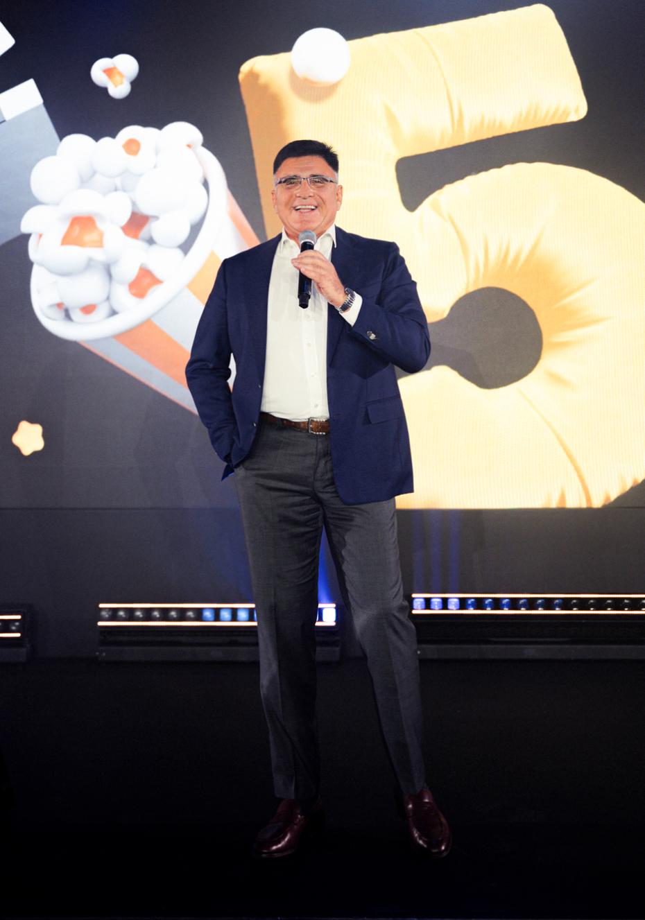 Александр Жаров 