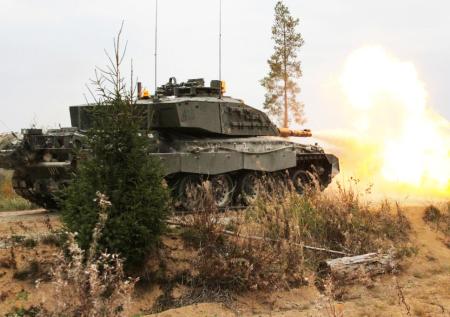 «Осталось 12»: военный эксперт назвал слабое место танка Challenger 2