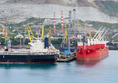 В порту Новороссийска произошел разлив нефтепродуктов