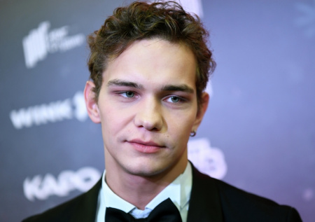 Актер из «Слова пацана» рассказал, как его путают с Кологривым