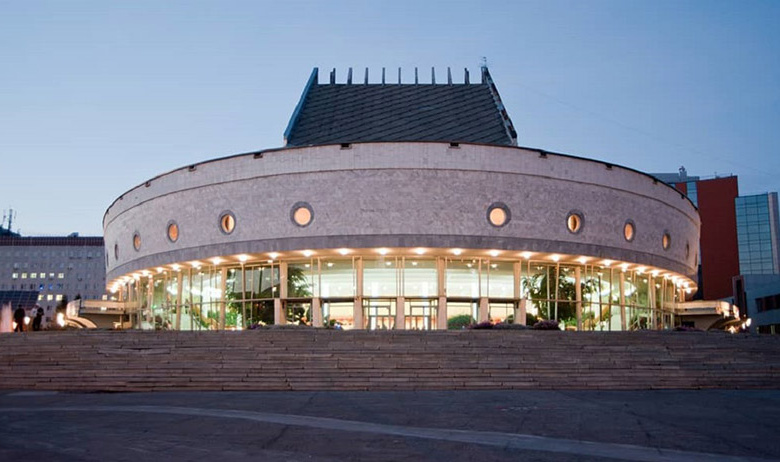 Новосибирский академический молодёжный театр «Глобус»