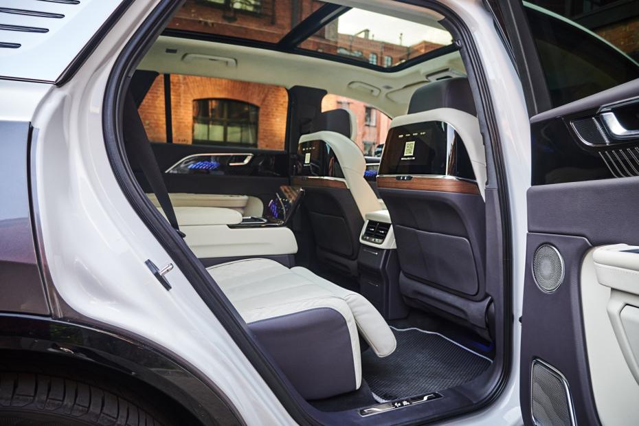 Hongqi E-HS9