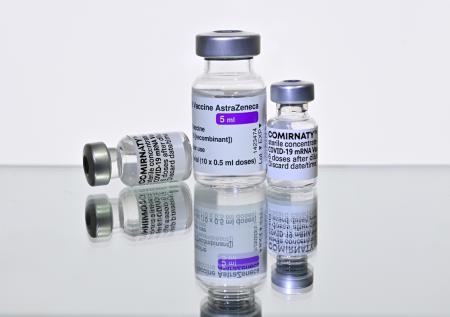 Препарат AstraZeneca от COVID-19 лишился лицензии из-за неэффективности