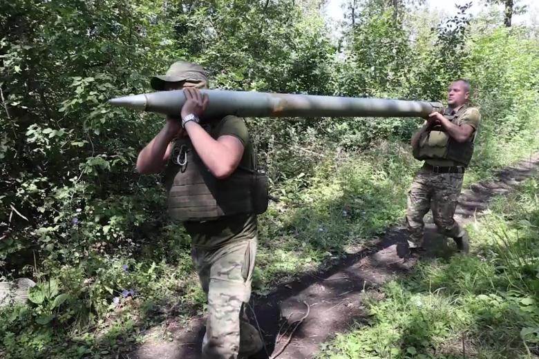 Работа реактивной системы залпового огня (РСЗО) «Град»