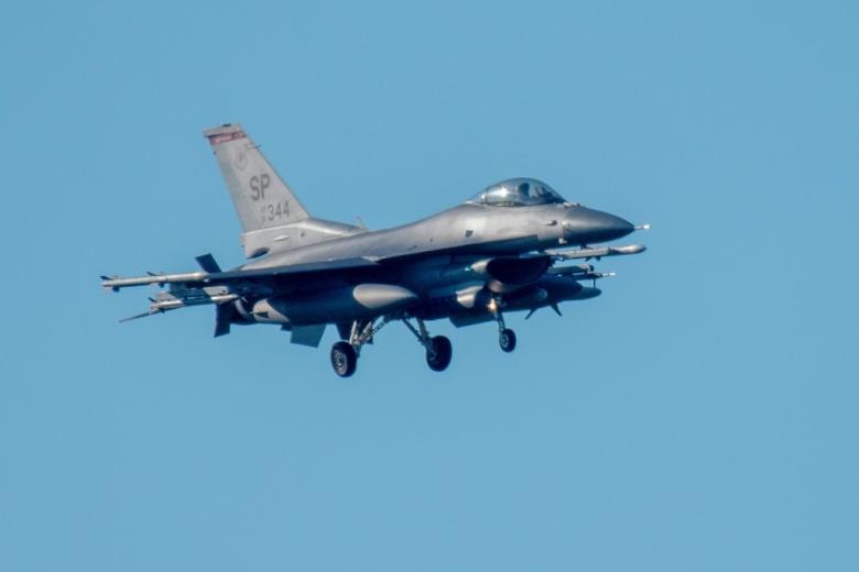 F-16