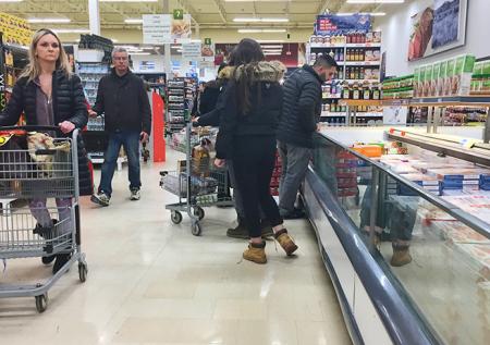 Рекордно много денег оставили россияне в магазинах в феврале