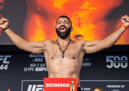 Орловский победил Боссера на UFC в Лас-Вегасе