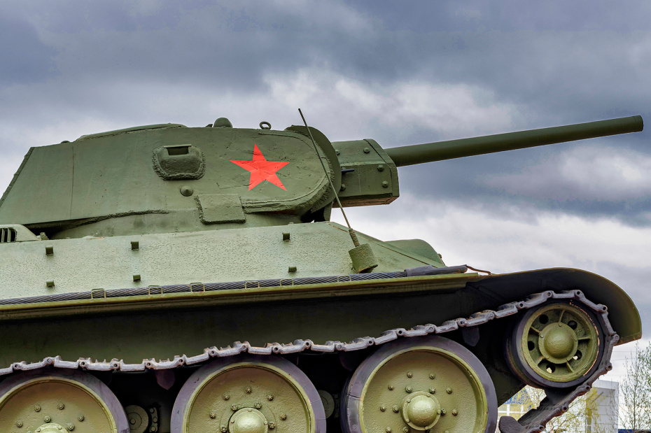 Украина решила бороться с «наследием СССР», отправляя его на фронт