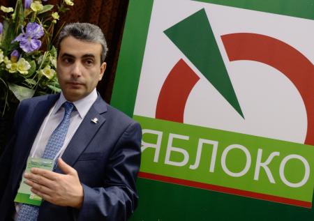 Псковский избирком снял с выборов кандидатов от «Яблока»