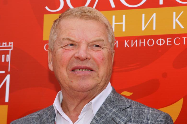 Михаил Кокшенов