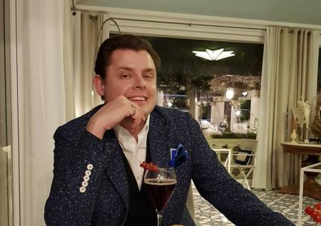 Понасенков предложил создать худсовет по мужским поцелуям