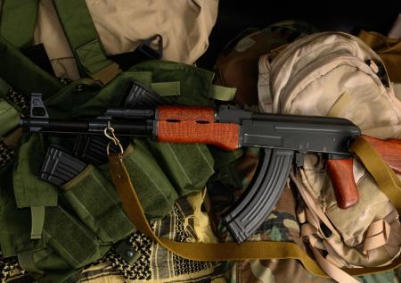 Стало известно о нелегальных поставках оружия на Украину