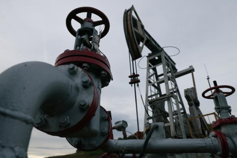 Добыча нефти нефтегазодобывающим управлением