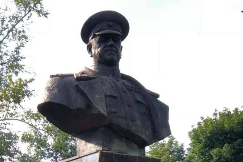 Памятник маршалу Жукову в Харькове. Украина