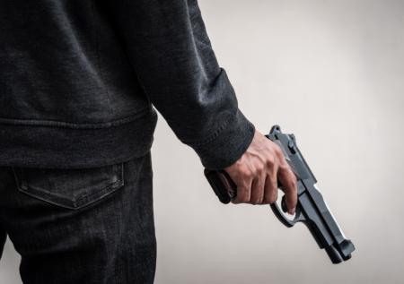 Выстрелили в лицо и сбросили в овраг: нижегородец спас девушку и поплатился